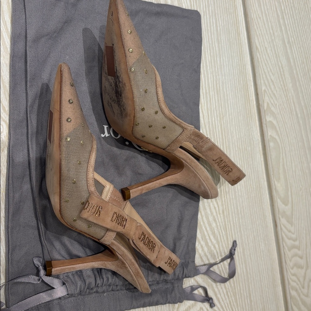 Authentic Christian Dior J'Adior Slingback Pump Heels
Nude and Gold
38.5 - Picture 4 of 12
